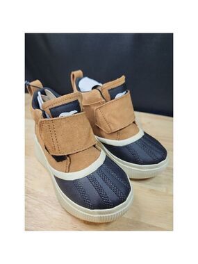 Sorel out n about strap Children size 12